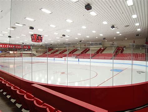 Boston University Terriers - Hockey East Association