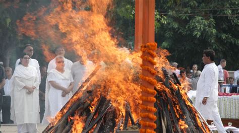 In pics: Atal Bihari Vajpayee's final journey - The Statesman