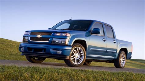 Remember When GM Dropped A V8 in its Compact Pickup Trucks? | Flipboard