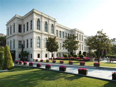 Four Seasons Hotel Istanbul at the Bosphorus | Kingsman Travel