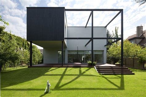 Interesting Shapes and Spacious Interiors in a Cube House | Founterior