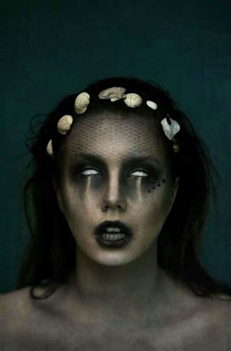 50 Creepy And Scary Halloween Makeup Looks You Need To Copy Now | Women ...