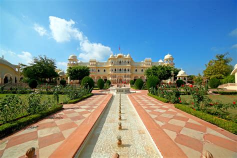 Nahargarh Fort Hotel in Ranthambore - Distant Journeys