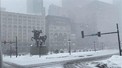 Chicago Snowstorm Timeline: ‘Significant Impacts’ on Morning Commute ...