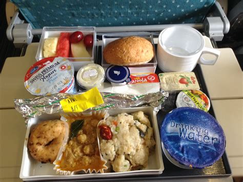 Singapore Airlines Vegetarian Dining – Christchurch to Yangon – 14 Weeks Worth of Socks