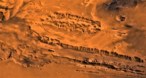 'Valles Marineris' The Largest Canyon On Planet Mars » Space Exploration