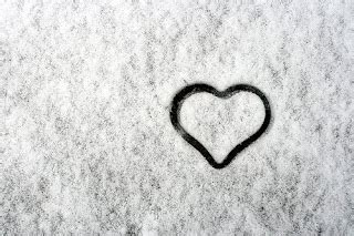 Valentines Wallpaper: Heart Of Snow Wallpaper, White Snow Heart Shape ...