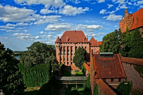 Visiting Malbork castle in Poland . How to get to Malbork - Plan Poland