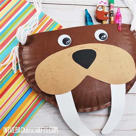 Paper Plate Walrus Craft {It's a Pouch!} • In the Bag Kids' Crafts