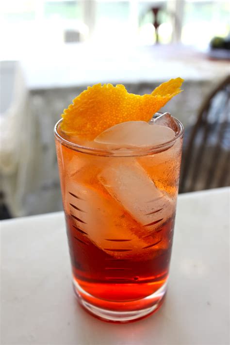 Recipe: The Classic Negroni Cocktail | Kitchn