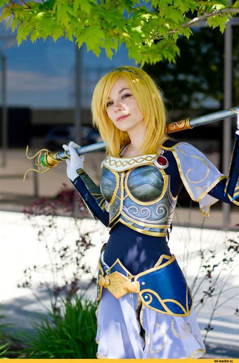 Lux-League-of-Legends-фэндомы-LoL-Cosplay - COSPLAY IS BAEEE!!! Tap the pin now to grab yourself ...