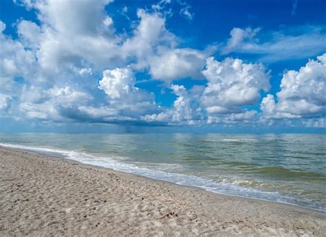 7 Best Beaches on Sanibel And Captiva Islands - Florida Trippers