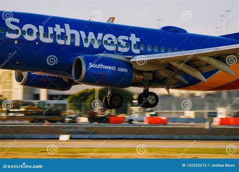 Southwest Airlines Airplane Landing on Runway Editorial Stock Photo - Image of coming, flying ...