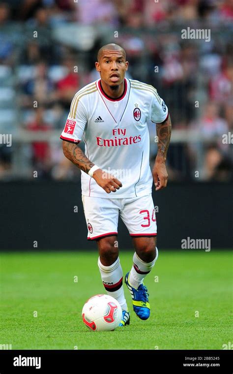 Nigel De Jong, AC Milan Stock Photo - Alamy