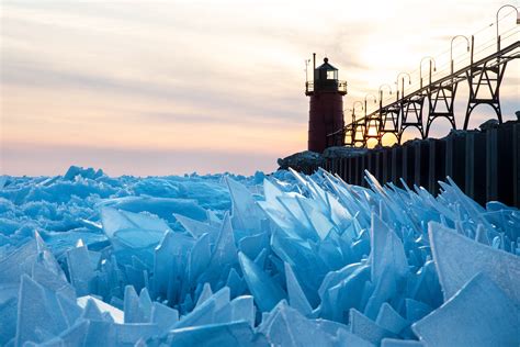 Wallpaper : winter, frozen lake, ice, Lake Michigan, USA, sunset, lighthouse, clouds, lamp ...