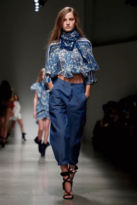 Blumarine Spring 2020 Runway: Floral Midi Skirt | Clothia | Fashion, Runway fashion, Style