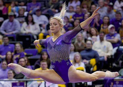 Olivia Dunne's sister Julz slams beers during LSU gymnastics meet