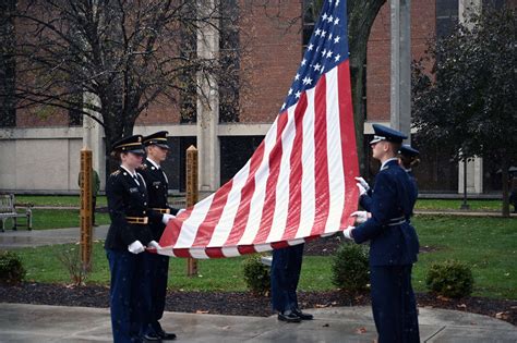 Veterans Day ceremony honors past and present service members