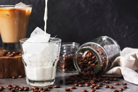 Resep Es Kopi Susu yang Mudah Membuatnya dan Cocok Diminum di Siang Hari - TOPWISATA