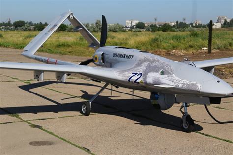 Ukrainian Navy receives first Turkish-built Bayraktar TB2 armed drones ...