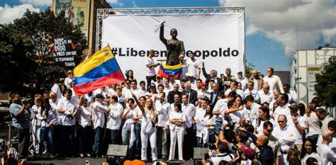 Leopoldo López Marks One Year in Jail