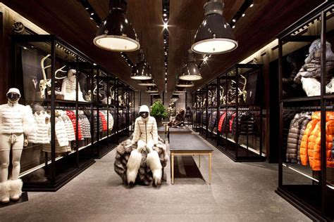 » Moncler store, Beijing