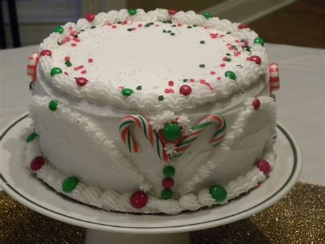 Vanilla Buttercream Christmas Cake - CakeCentral.com