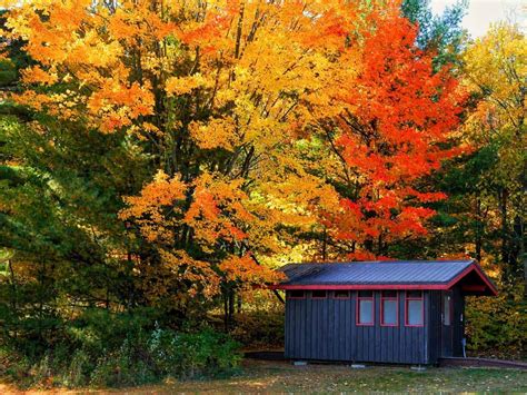 Best Places to See Fall Foliage in Quebec | Vagrants Of The World Travel