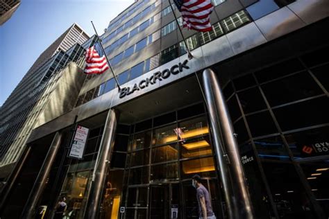 BlackRock's Revenue Snaps Back. What to Know About Its Earnings. | Barron's