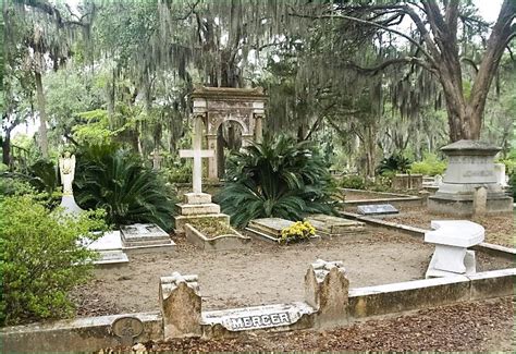 Mercer Family Plot at Bonaventure Cemetery Photo © Ron Cogswell ...