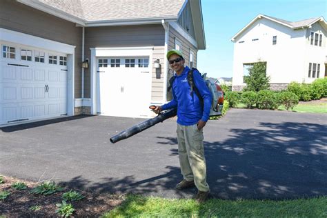 Why Spring Landscape Clean Up Services Are Worth the Cost