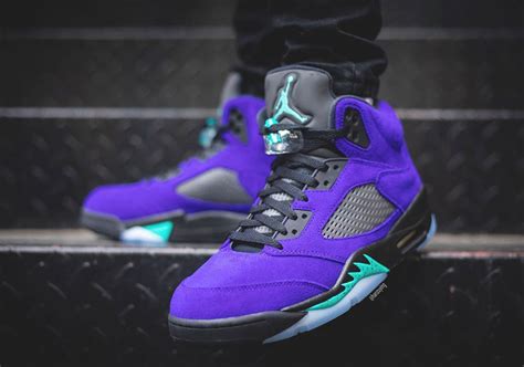 Air Jordan 5 Alternate Grape 136027-500 | SneakerNews.com