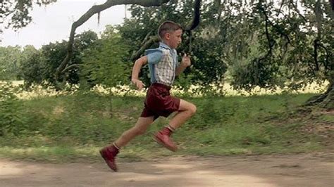 "Run Forrest, run!" - Jenny, Forrest Gump | Forrest gump, Movie clip ...