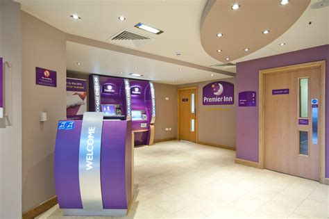 Premier Inn Edinburgh City Centre (Princes Street) Hotel - Hotels in Edinburgh EH2 4AD - 192.com