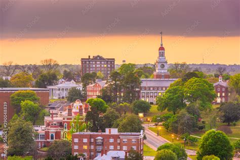 Macon, Georgia, USA historic downtown skyline at dusk. Stock Photo ...