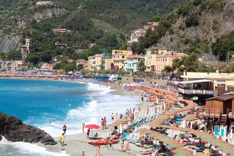 Monterosso al mare playa | Playa en el pueblo de Cinque Terre Monterosso al Mare y mar ...