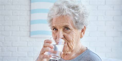 Vital Alert: 7 Telltale Signs of Dehydration in Seniors - Carespring