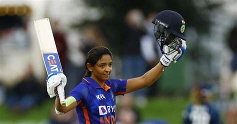 Reactions to Harmanpreet Kaur’s stunning 143* against England in 2nd ...