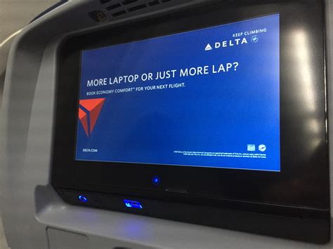 Delta 737-900ER Economy Comfort - First Impressions - Points Miles & Martinis