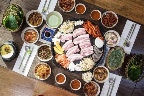 Samgyeopsal - Korean Pork Belly - Korea Trip Guide