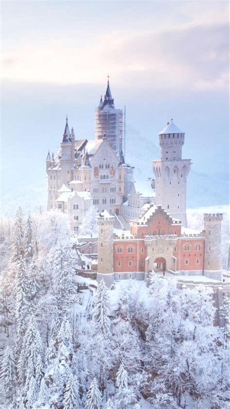 Winter Magic at Ice Castles | Palazzi, Castelli, Wattpad