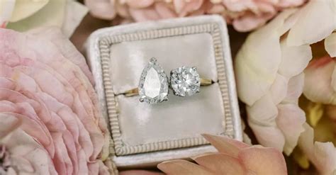 23 Best Toi et Moi Rings with Trendy-Meets-Timeless Style