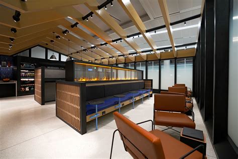 United Airlines opens a new grab-and-go lounge in Denver for time-crunched travelers ...