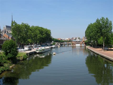 The River Somme from the Boulevard de Beauvillé in Amiens, France image ...