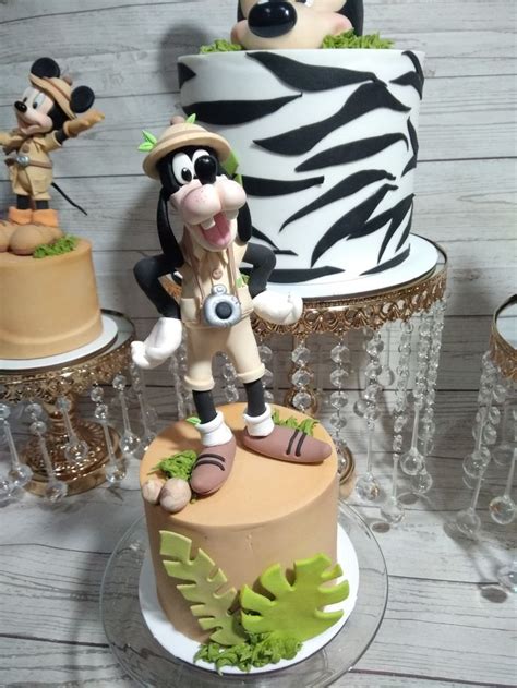 Goofy cake | Goofy cake, Disney birthday cakes, Mickey mouse birthday