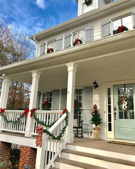 34 Farmhouse Porch Columns for an Enchanting Entrance