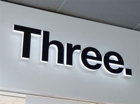 Three UK brings free roaming to five new countries | iMore