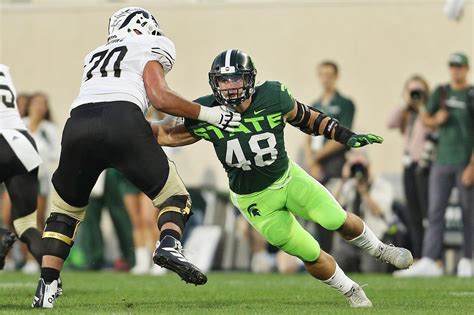 Michigan State debuts new alternate uniforms vs. Western Michigan ...