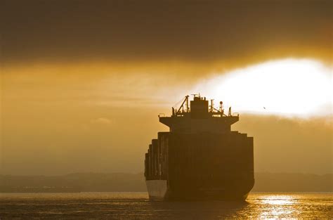 Ship Photo of The Week - Outbound in New York Harbor