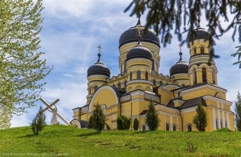 Churches and Monasteries in Moldova - Opulent Routes